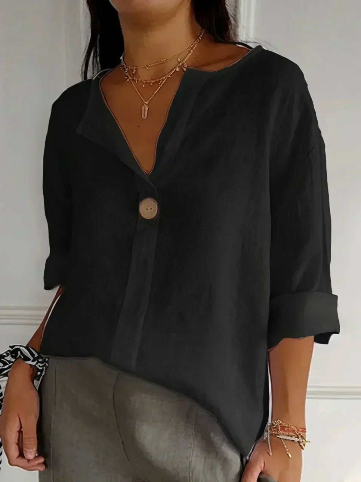 Selena – Leichte V-Ausschnitt Bluse