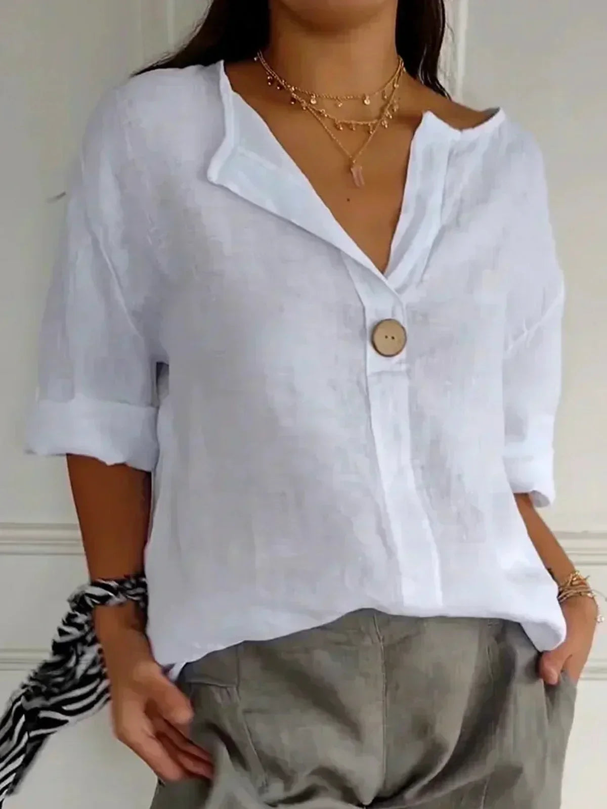 Selena – Leichte V-Ausschnitt Bluse